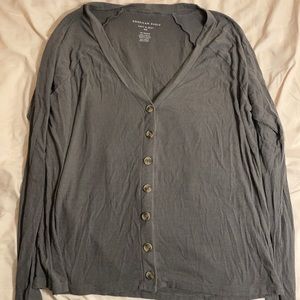 American Eagle grey top.